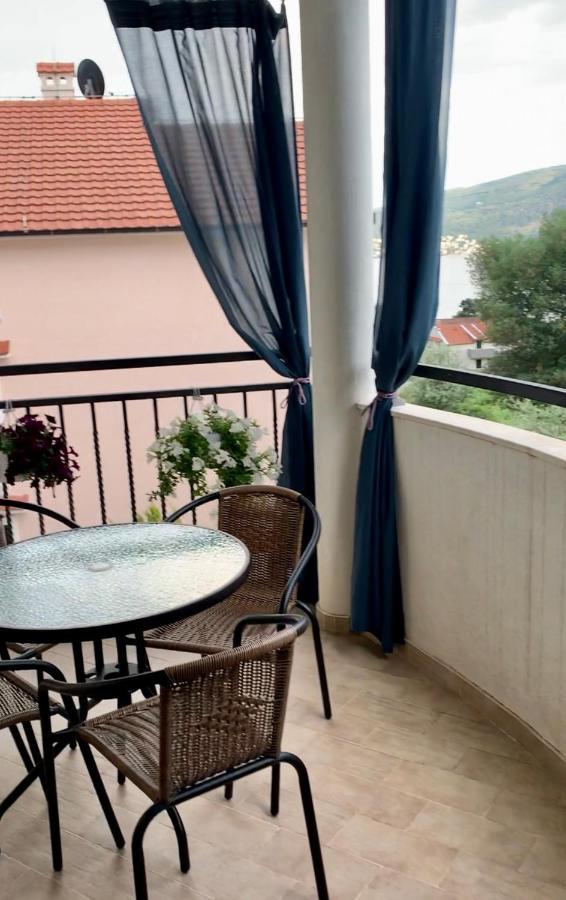 Lastochka.Mne Apartments Baošići Bagian luar foto