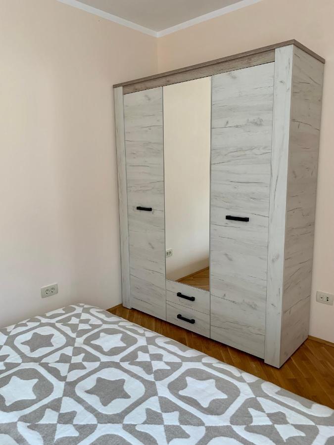 Lastochka.Mne Apartments Baošići Bagian luar foto