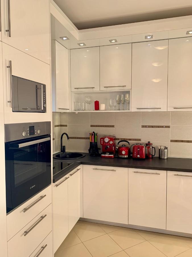 Lastochka.Mne Apartments Baošići Bagian luar foto