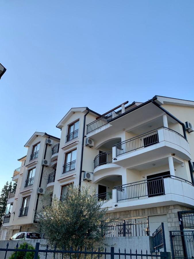 Lastochka.Mne Apartments Baošići Bagian luar foto