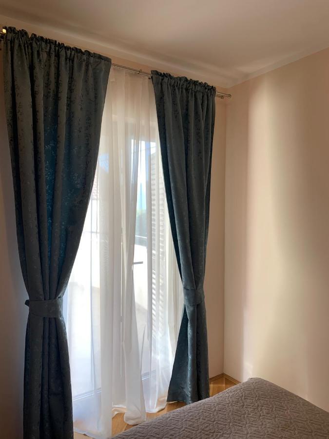 Lastochka.Mne Apartments Baošići Bagian luar foto